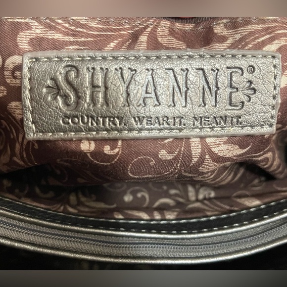 SHYANNE Metallic Silver Leather Purse Tooled Concealed Carry Handbag - Picture 4 of 8